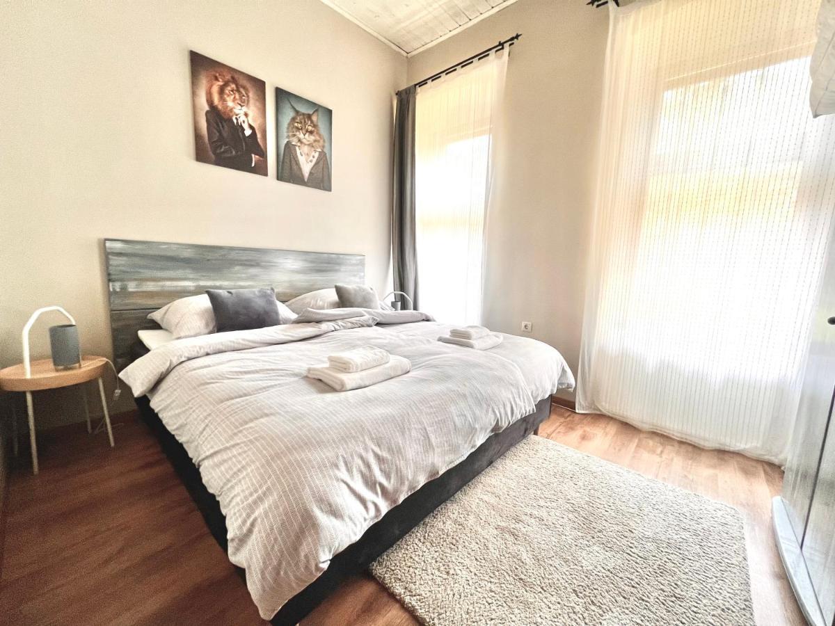 Апартаменты Kohaz Apartman Веспрем Экстерьер фото